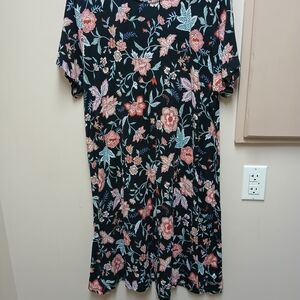 Old Navy Black Floral Short Sleeve Tunic